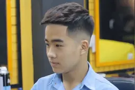 男生“两边剃光”短发，19年发型这样剪肯定帅！