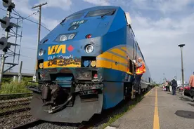 商务舱票价120 免费餐食 wifi上网 这火车旅游值了视频封面