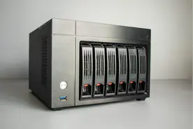 古董6盘位双千兆精致小NAS网络存储体验评测视频封面