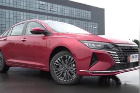 摸底小测验 试驾东风风神奕炫MAX