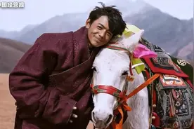 丁真抽烟视频被怼，回看他的走红始末，他的爆火到底利好了谁？视频封面