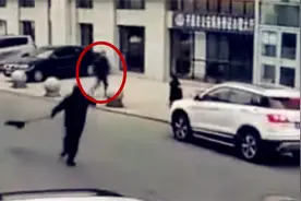 辽宁开原致7死7伤案嫌犯被制服监控曝光！一名民警抓捕中受伤