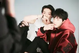 他是今夏爆红的顶流男星，却差点因为父母被劝退娱乐圈！