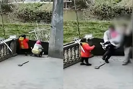 幼童骑车瞬间冲下楼梯，姐姐急得大喊，妈妈质问姐姐：是你推的吗视频封面