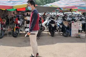 南宁二手摩托车市场，一两千元的机车大把，2000元的踏板能要吗？视频封面