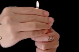 教你小魔术：手指巧妙点燃火苗，原来奥秘都在手指后视频封面