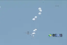 空降兵某旅：弘扬黄继光精神 全面提升作战能力视频封面