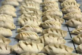 家家都经常吃的手工水饺这样做才鲜甜诱人~