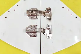 橱柜门铰链关不严，凸凹不平还有裂缝怎么办？教你一招，轻松安装