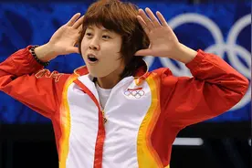 下一个李琰！4冠王王濛回归当教练，带队差点打破世界纪录视频封面