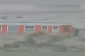 12年前，最惊险的K165次列车坠江事故，是如何创下救援奇迹的