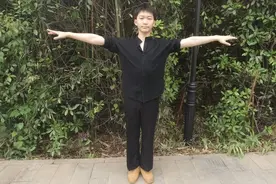 胳膊粗穿啥都难看，在家没事伸胳膊，20天胳膊就变细了