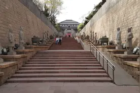 中国唯一一座以望海、祈福为主题的文化旅游景区：秦皇求仙入海处