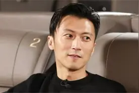 谢霆锋平时是怎么称呼王菲的？简单的几个字瞬间暴露两人感情状况视频封面