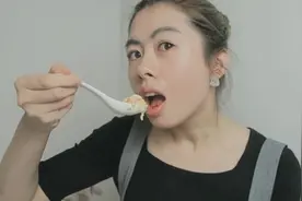 给木瓜奶加个蛋吧，木瓜牛奶炖蛋，