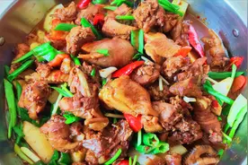 湖北名菜，郭场火锅鸡的家常做法，酱香浓郁来湖北必须打卡的美食