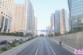 新年新开始，第一次坐广州的公交，欣赏沿路的风景，非常漂亮视频封面