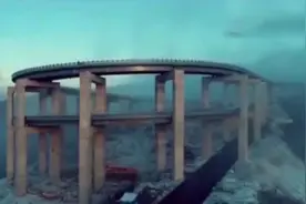 潜水艇深入水下3700米，眼前这一景象让人惧怕，这还是地球吗视频封面