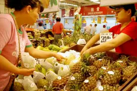 日本游客来中国买水果，原以为钱不够，结账时愣住了视频封面