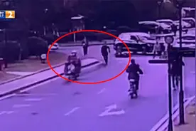 小区内俩电动车相撞 一女子肋骨骨折 肇事者直接跑了？视频封面