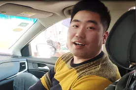 都说农村娶媳妇难，95后小伙不买车不买房，靠这一招娶上俏媳妇