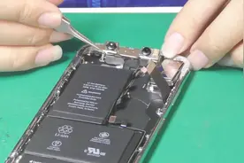 iPhoneX最详细拆解：从零部件看iPhone X的不同 双主板果然亮眼！