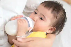 宝宝是吐奶还是溢奶?这两者之间的区别很关键,新手宝妈要搞清