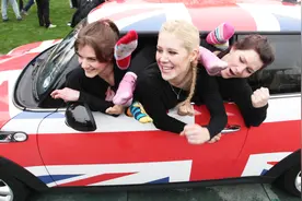 吉尼斯纪录-一辆mini 能装多少妹子视频封面