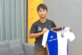 武汉女足“最火新星”租借瑞士草蜢女足 祝张琳艳好运视频封面