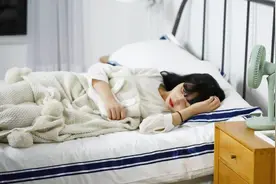 夏季酷暑吹空调好，还是吹风扇好？经常吹空调的人，容易得这种病