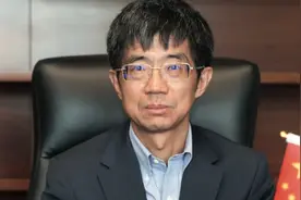 突发！招行厦门分行行长赵启柱坠楼身亡，知情人：他长期睡眠不好视频封面