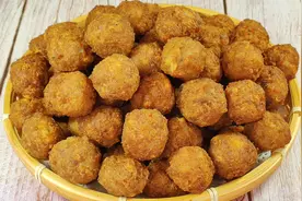 在家炸丸子，这做法一定收藏，简单几步，丸子外酥里嫩不回软