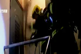 住户家发生火灾，消防接警员与被困者上演“保持通话”紧张救援