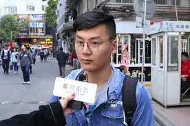 对于男生来说，游戏重要还是女朋友重要？小哥回答出奇一致！