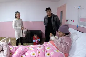 明明熬了鲫鱼汤，带去医院看望梅嫂，嫂子生完孩子可以坐起来了视频封面