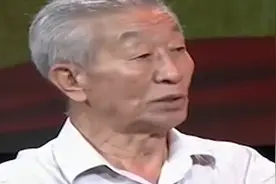 1959年国庆大典，外宾人数达到高潮，众多外宾齐聚北京