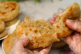 烙馅儿饼我有一套，皮薄馅儿大特别软，看完视频照着做你也可以的