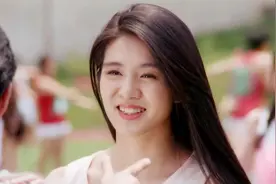 女学生上生物课没好好听讲，想让男生帮她补习，套路太深了视频封面