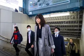 日本东京女白领的一天视频封面