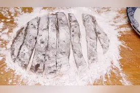 家里有红薯淀粉的一定试试这样做，一周吃5次都嫌少，下饭又解馋