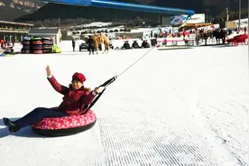 北京冬游好去处，带孩子来亲自体验平谷滑雪场，价格便宜又好玩视频封面