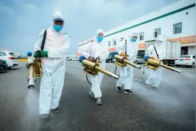 警报响起，河北又一地出现疫情，一家五口全确诊，战疫刻不容缓视频封面