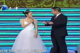 咖啡之翼CEO尹峰秀芭蕾，摔倒在台上，不料却获张绍刚怒赞