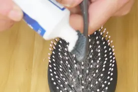 从小用到大的梳子今天才学会如何清洗，去污杀菌快来学学