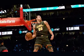 【NBA慢镜回放】戈登的单臂回环看得就是空中的“诗情画意”！视频封面