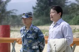 火蓝刀锋：剧组宋主任来了，要拍一个记录片，所有演员都是战士！