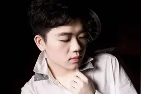 抖音换衣服视频是怎么拍摄制作的？抖音大火的换装秀方法。视频封面