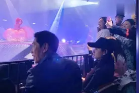 乌鸦张耀扬捧场郑伊健2019红馆演唱会，昔日古惑仔死敌私下关系好