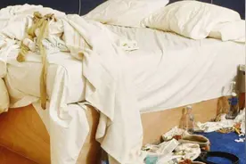 床单黄渍难清洗？老保姆有秘诀，床单立马焕然一新，好方法抓紧学视频封面