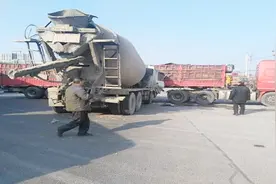 如果混凝土一不小心凝固在罐车里，那么清理一次要多少钱视频封面